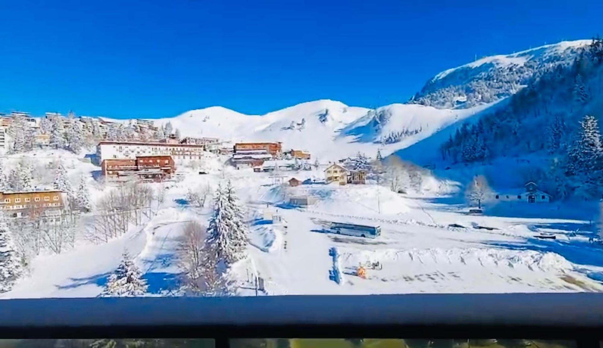 Appartement Lou Pied De Piste Chamrousse Buitenkant foto